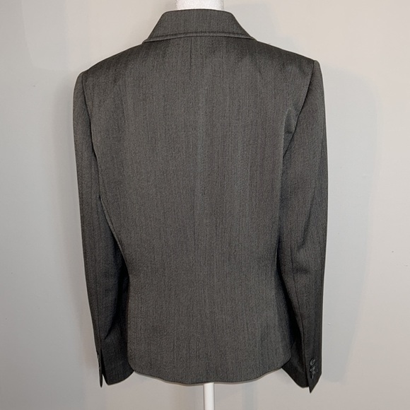Gorgeous Tahari Blazer Size 10 - Picture 5 of 6